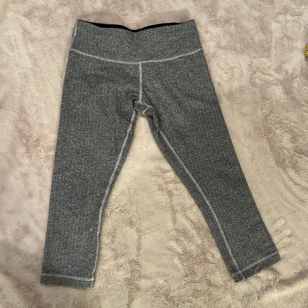 lululemon Herringbone Wunder Under crop - size 6
